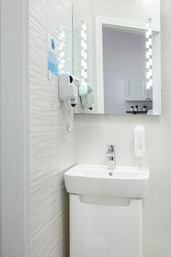 Home Living Dream Apartments Нови Сад Екстериор снимка