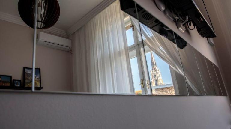 Home Living Dream Apartments Нови Сад Екстериор снимка